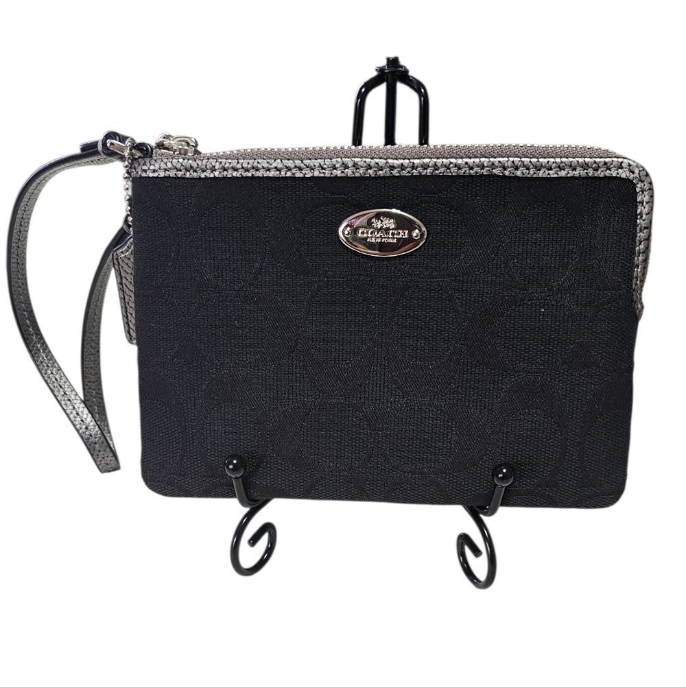COACH Corner Zip Black Signature Fabric Wristlet w Silver Trim, Hangtag & Strap. - Picture 2 of 6